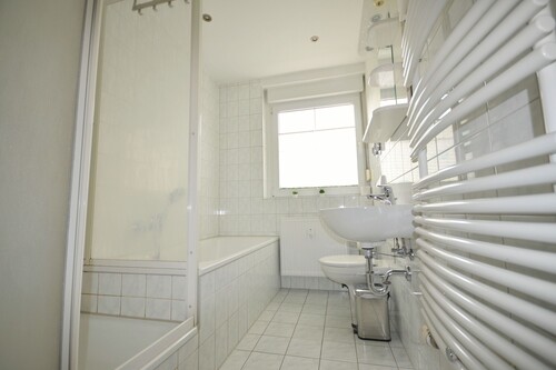 ansicht_badezimmer_gaestewohnung_oststrasse_21